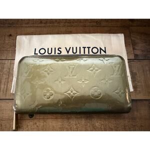 Louis Vuitton Zippy Wallet Women's Green Monogram Vernis Leather Long Clutch Zip